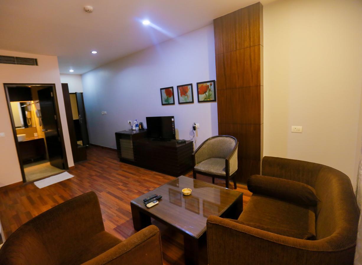 Cs Boutique Hotel Faridabad Exterior photo