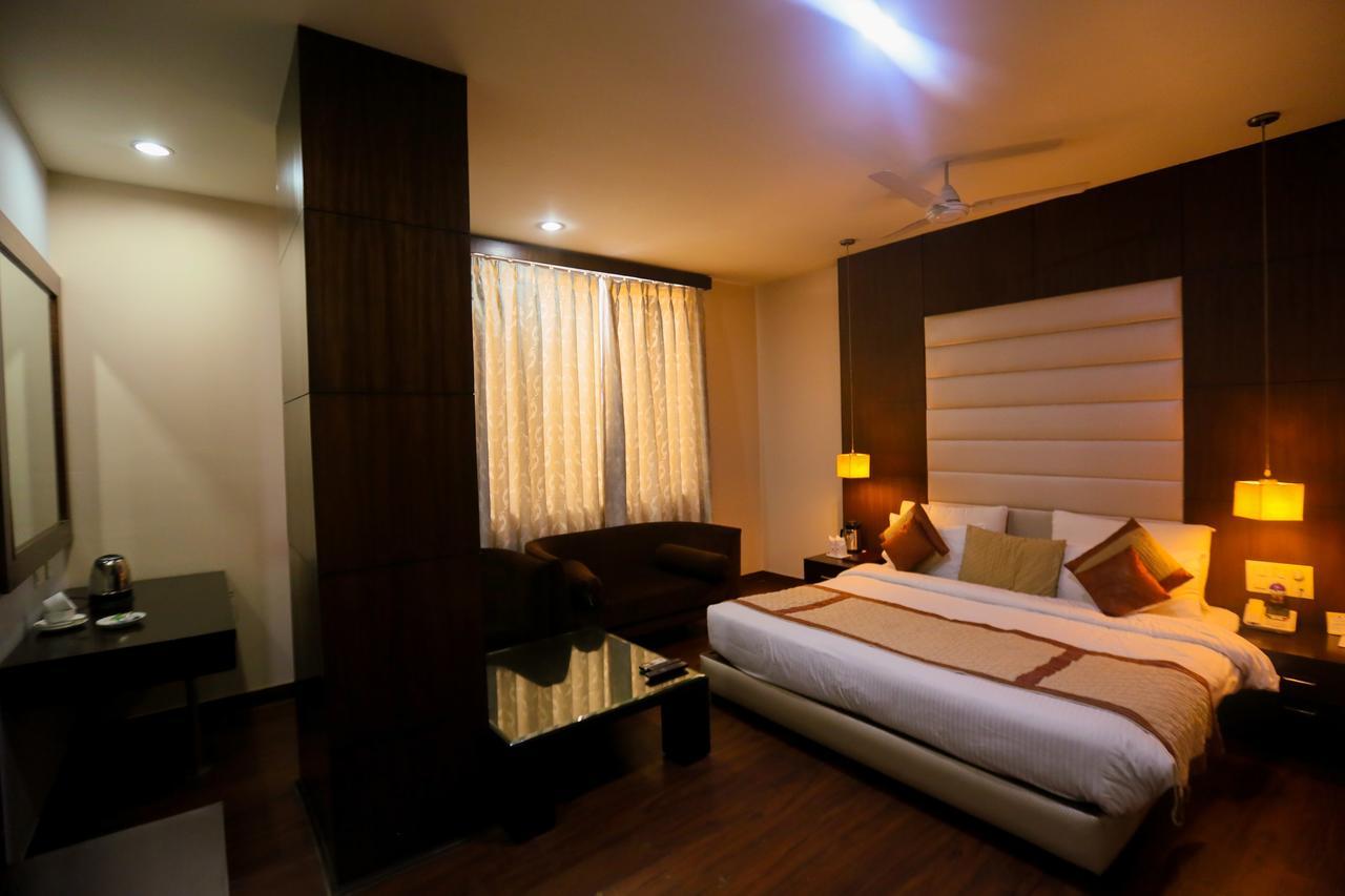 Cs Boutique Hotel Faridabad Exterior photo