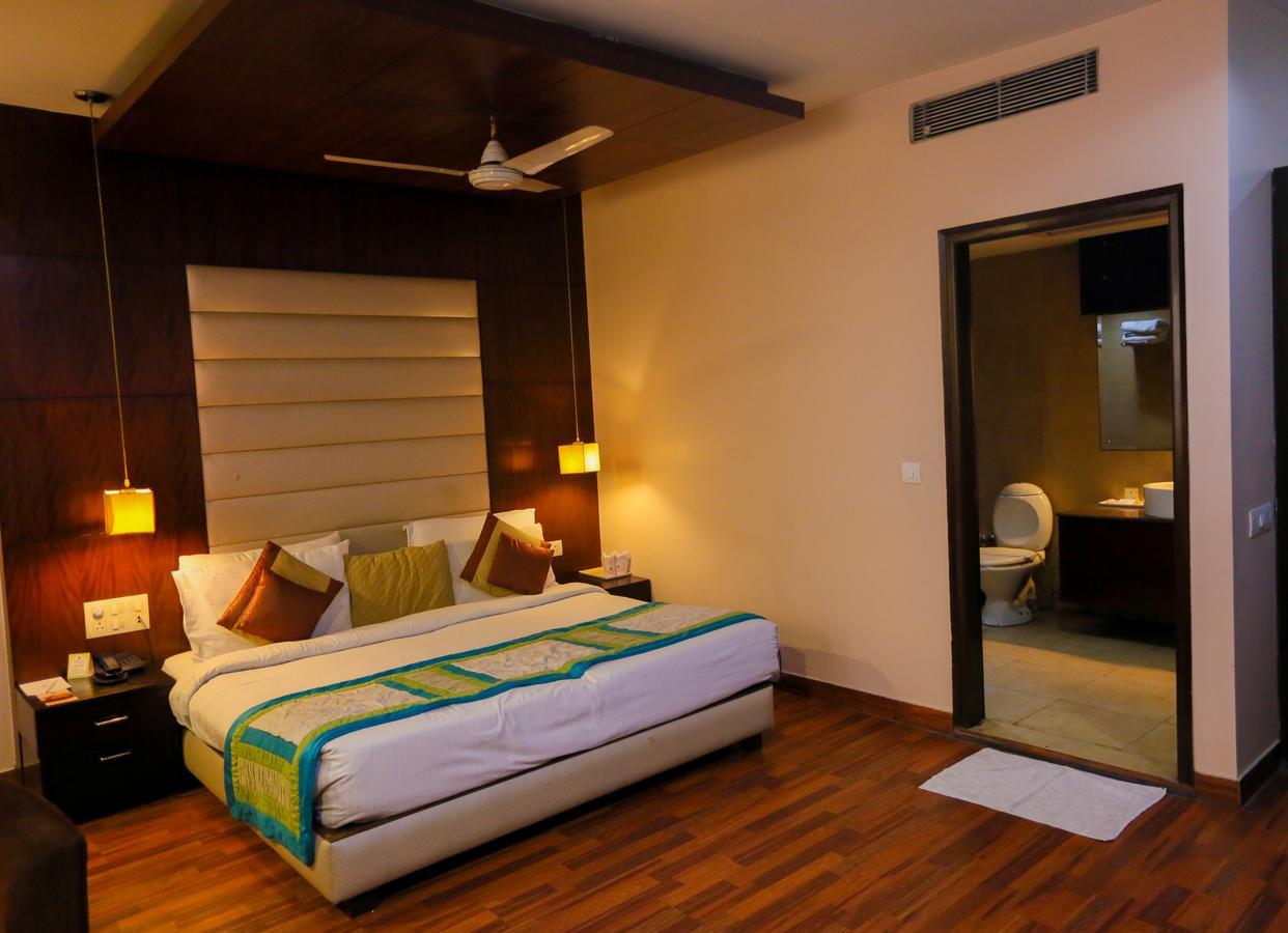 Cs Boutique Hotel Faridabad Exterior photo