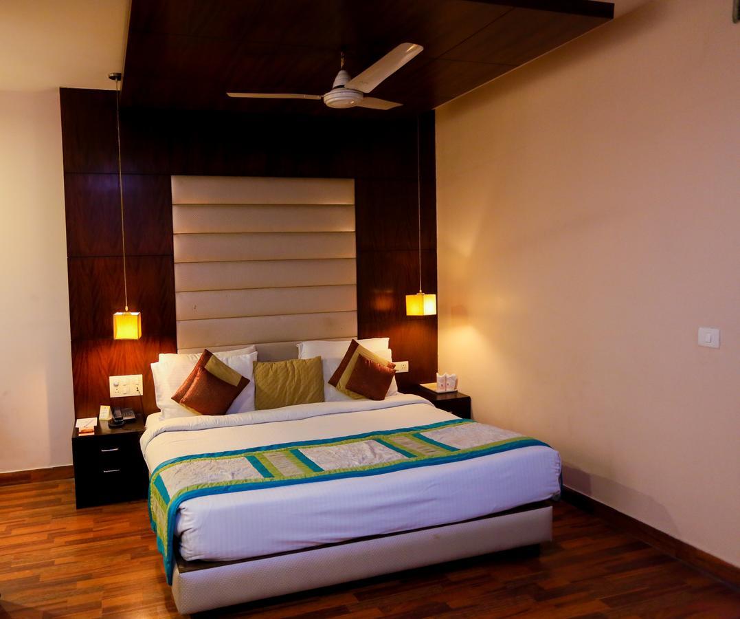 Cs Boutique Hotel Faridabad Exterior photo