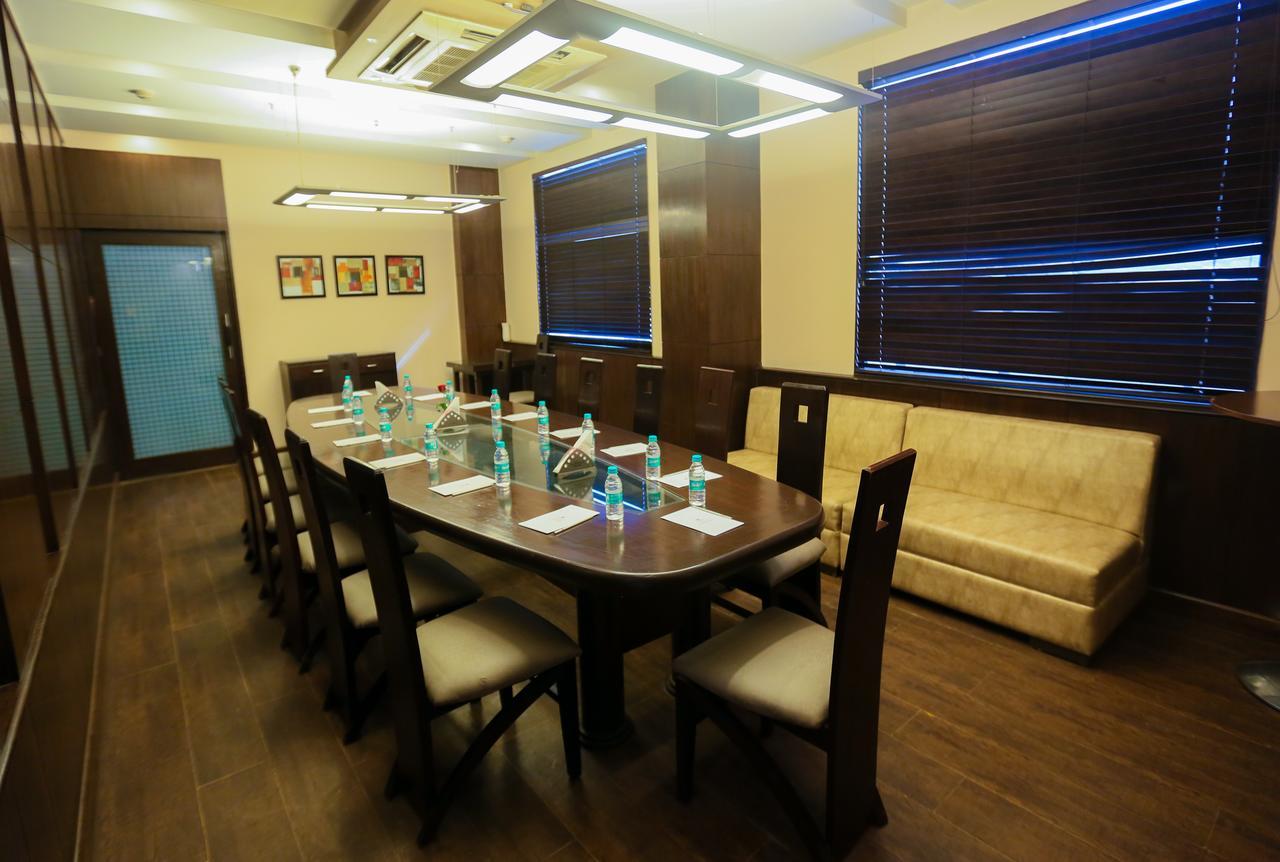 Cs Boutique Hotel Faridabad Exterior photo