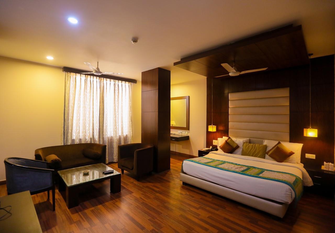 Cs Boutique Hotel Faridabad Exterior photo