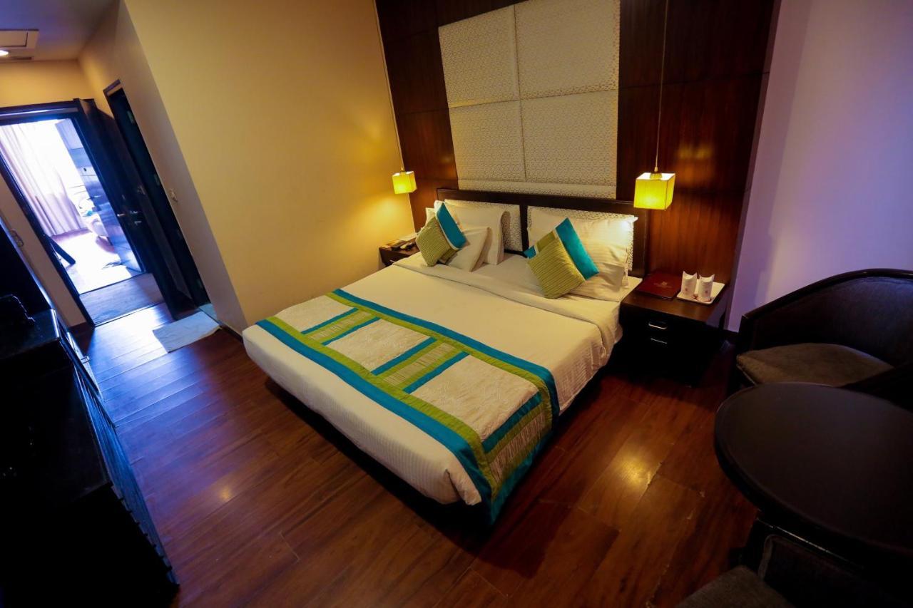 Cs Boutique Hotel Faridabad Exterior photo
